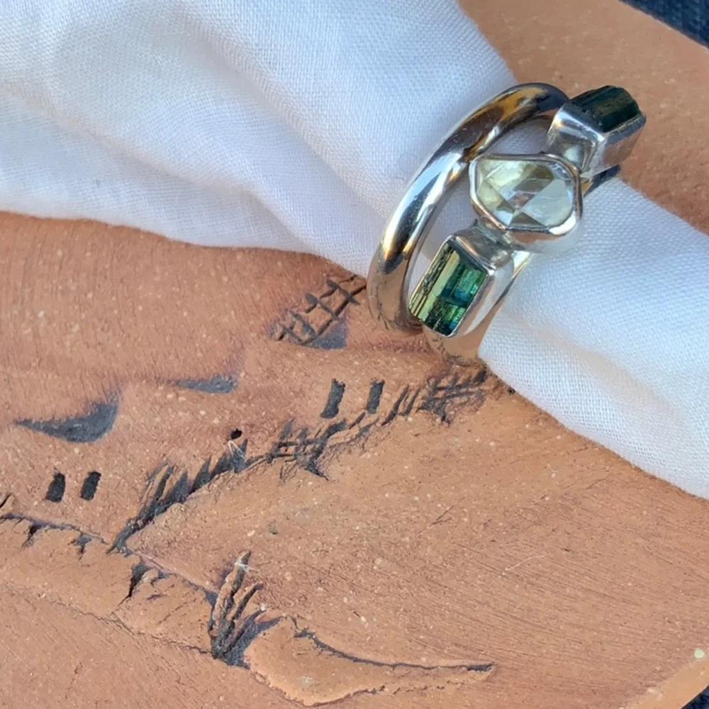 N/A beautiful ring