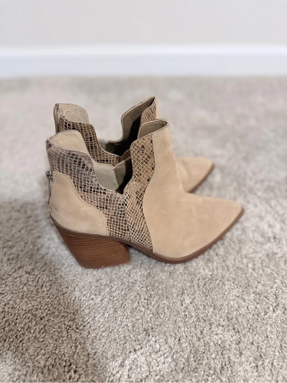 Vince Camuto vince camuto