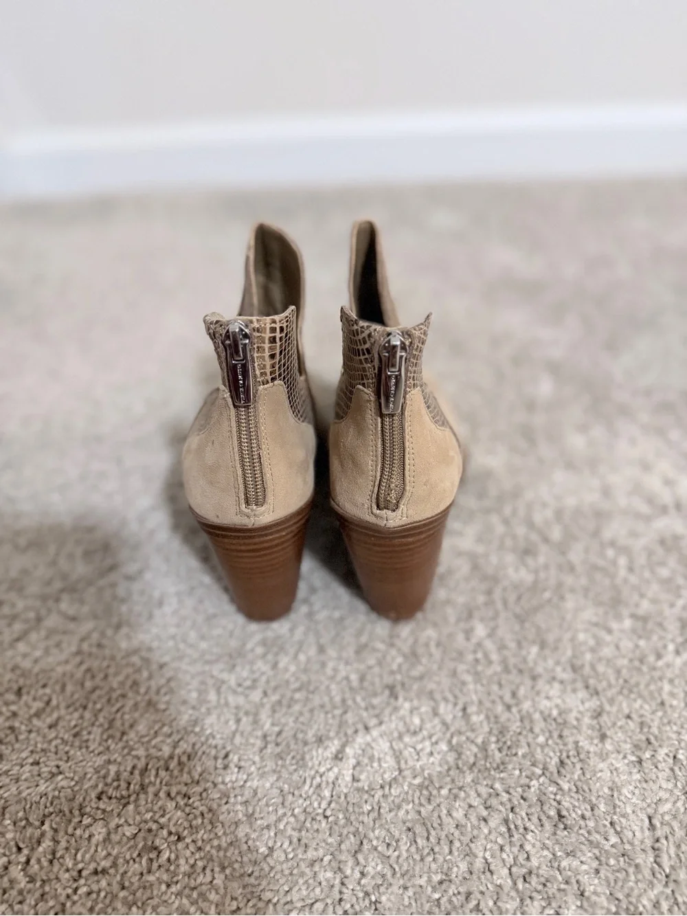 Vince Camuto vince camuto