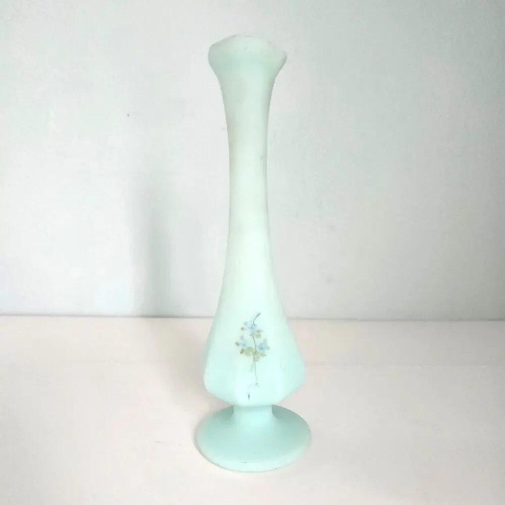 Fenton vintage bud