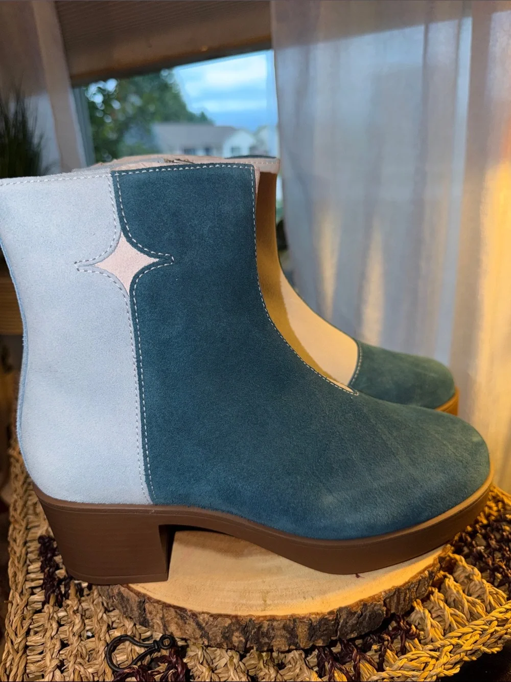 Lazo Luna Two-Tone Suede Ankle Boots Blue White Women’s Size 7 NIB