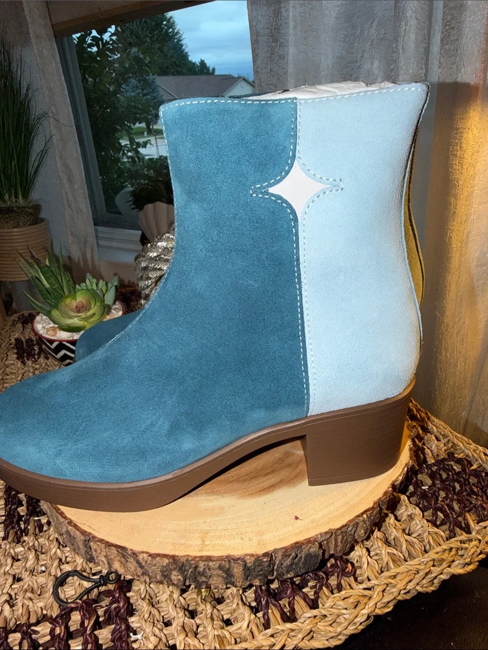 Lazo Luna Two-Tone Suede Ankle Boots Blue White Women’s Size 7 NIB