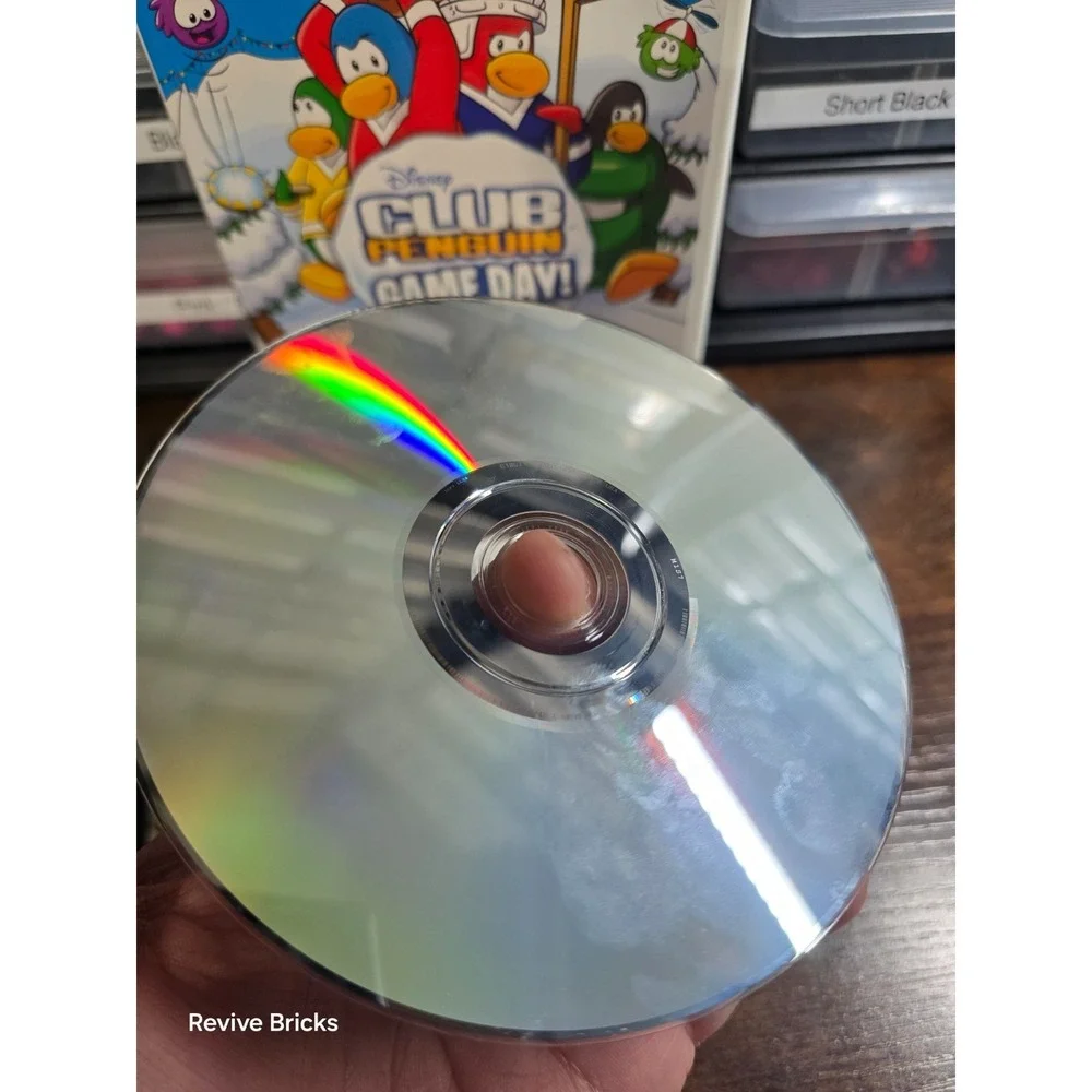 Club Penguin: Game Day (Nintendo Wii, 2010) CIB‎ Complete Tested Working Great
