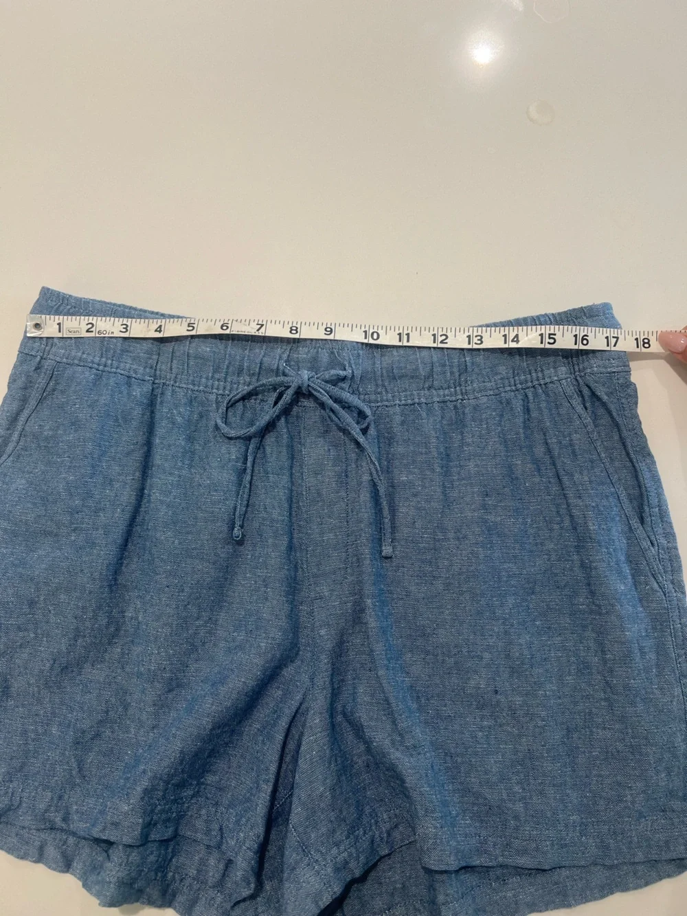 GAP • women’s linen blend pull on shorts with drawstring waist