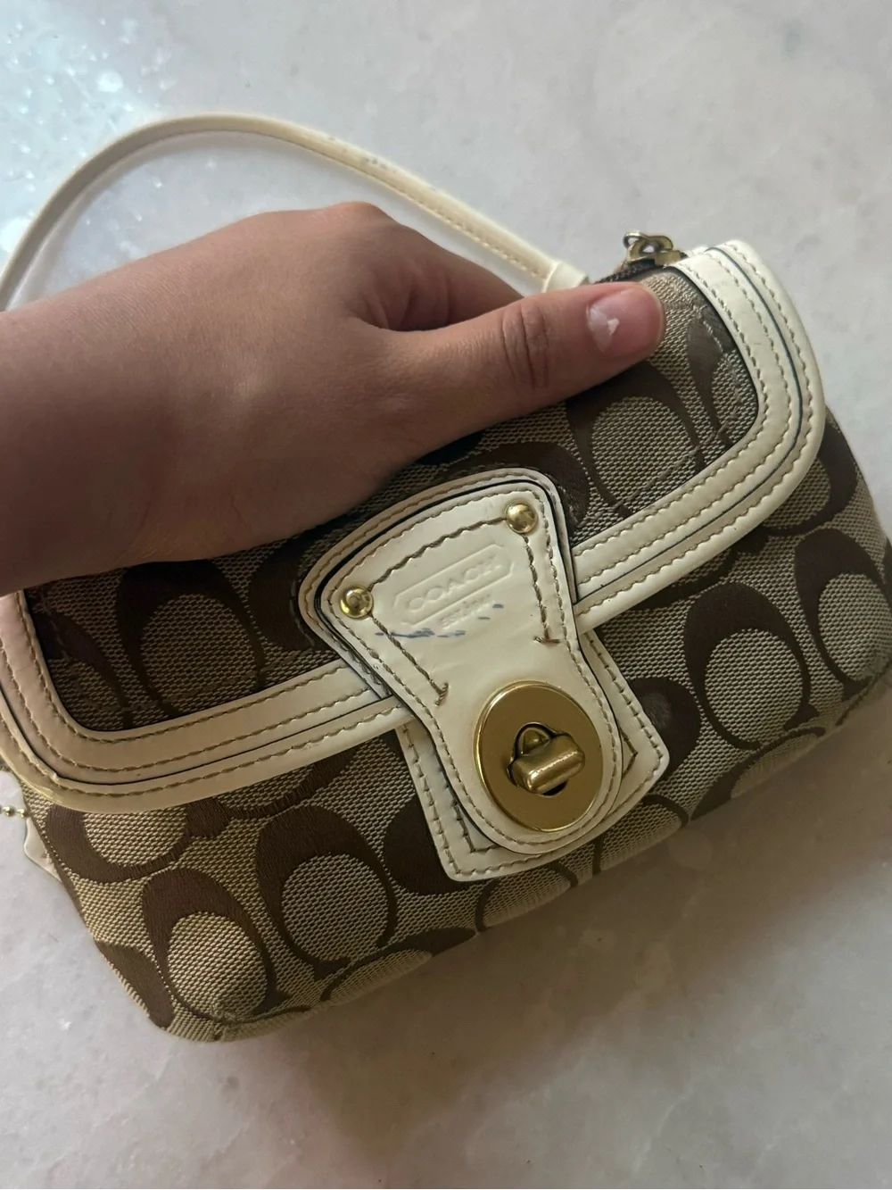 Coach wristlet signature