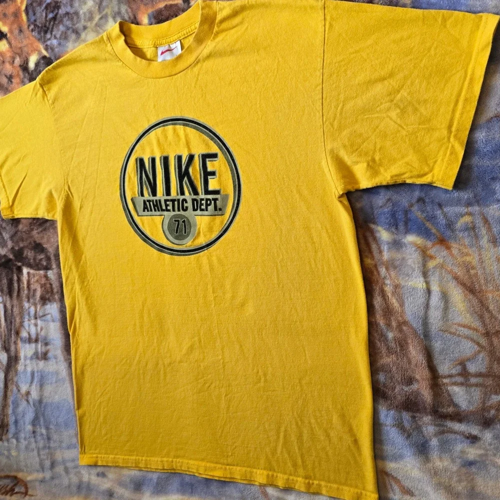 Vintage Nike Athletic Dept. 90s Y2K Center Graphic Casual Athletic Tee sz M/L