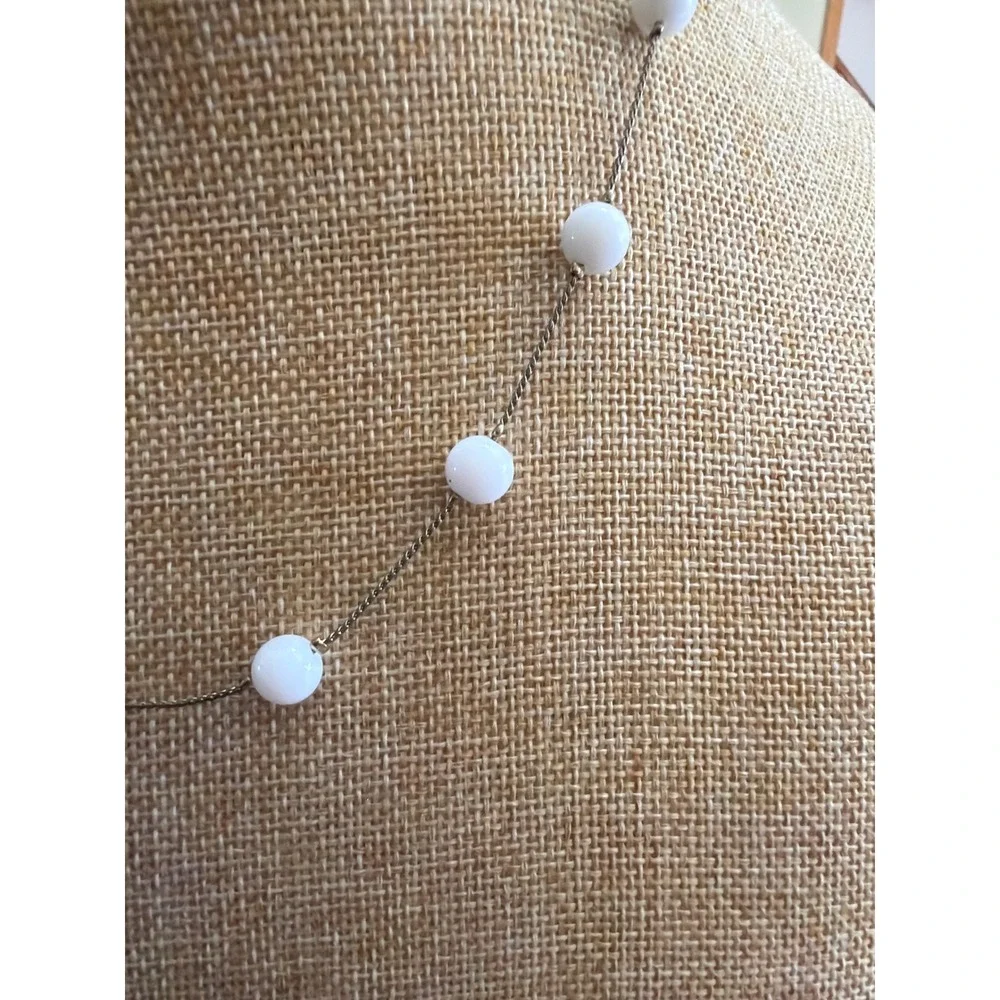 N/A white bead
