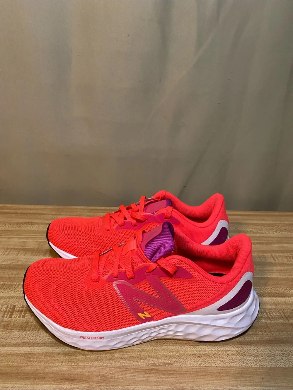 New Balance Fresh Foam Arishi v4 Running Shoes Electric Red Women’s size 8.5