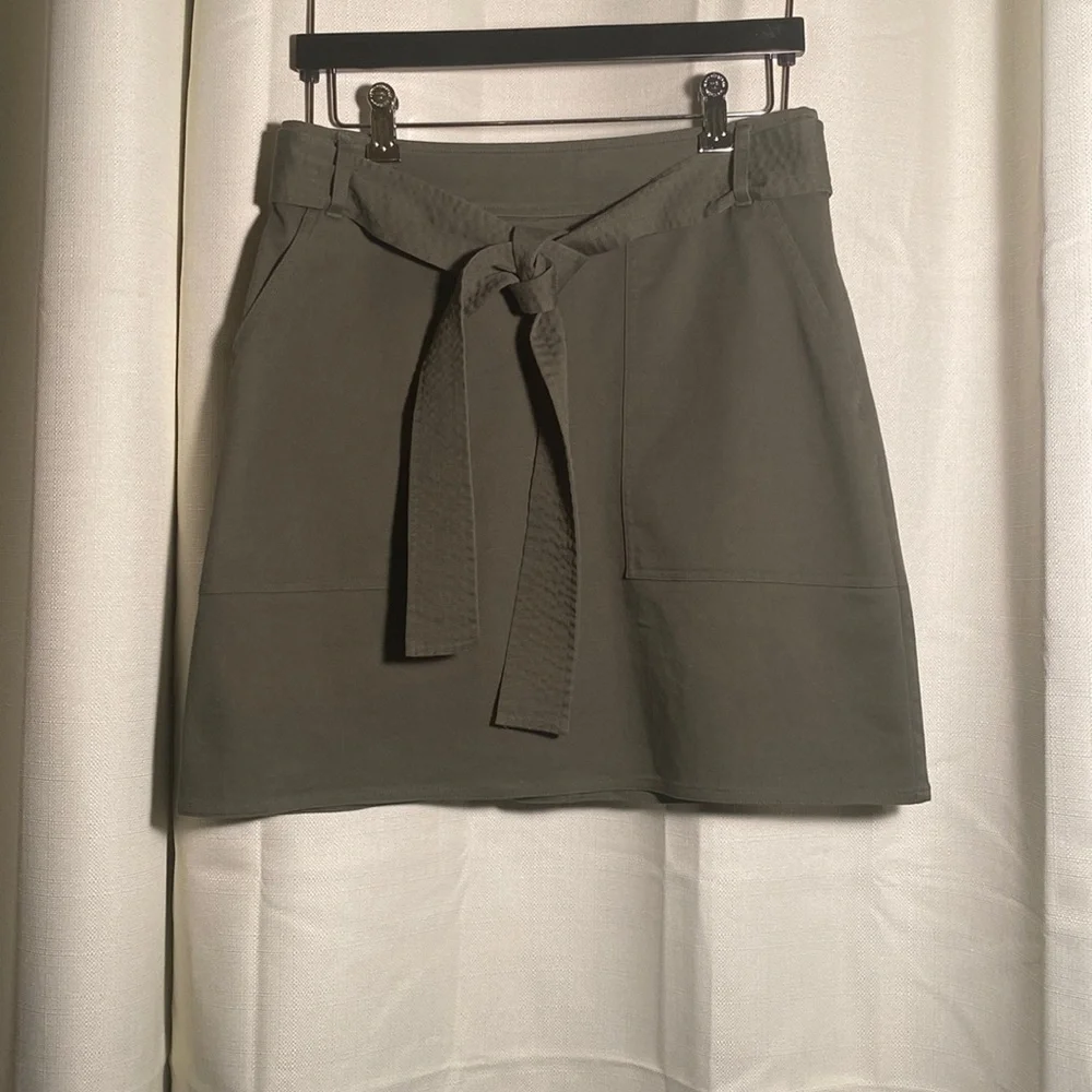 Banana Republic Belted Skirt