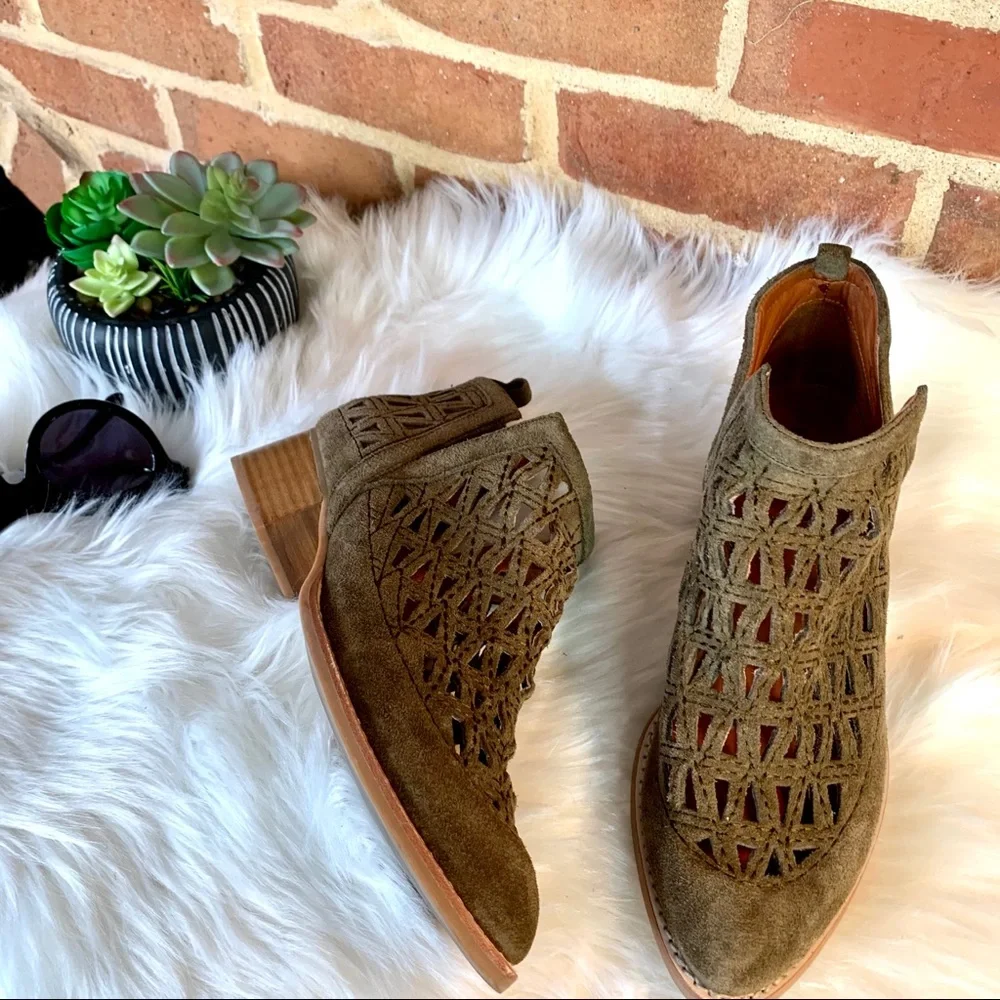 Jeffrey Campbell olive suede