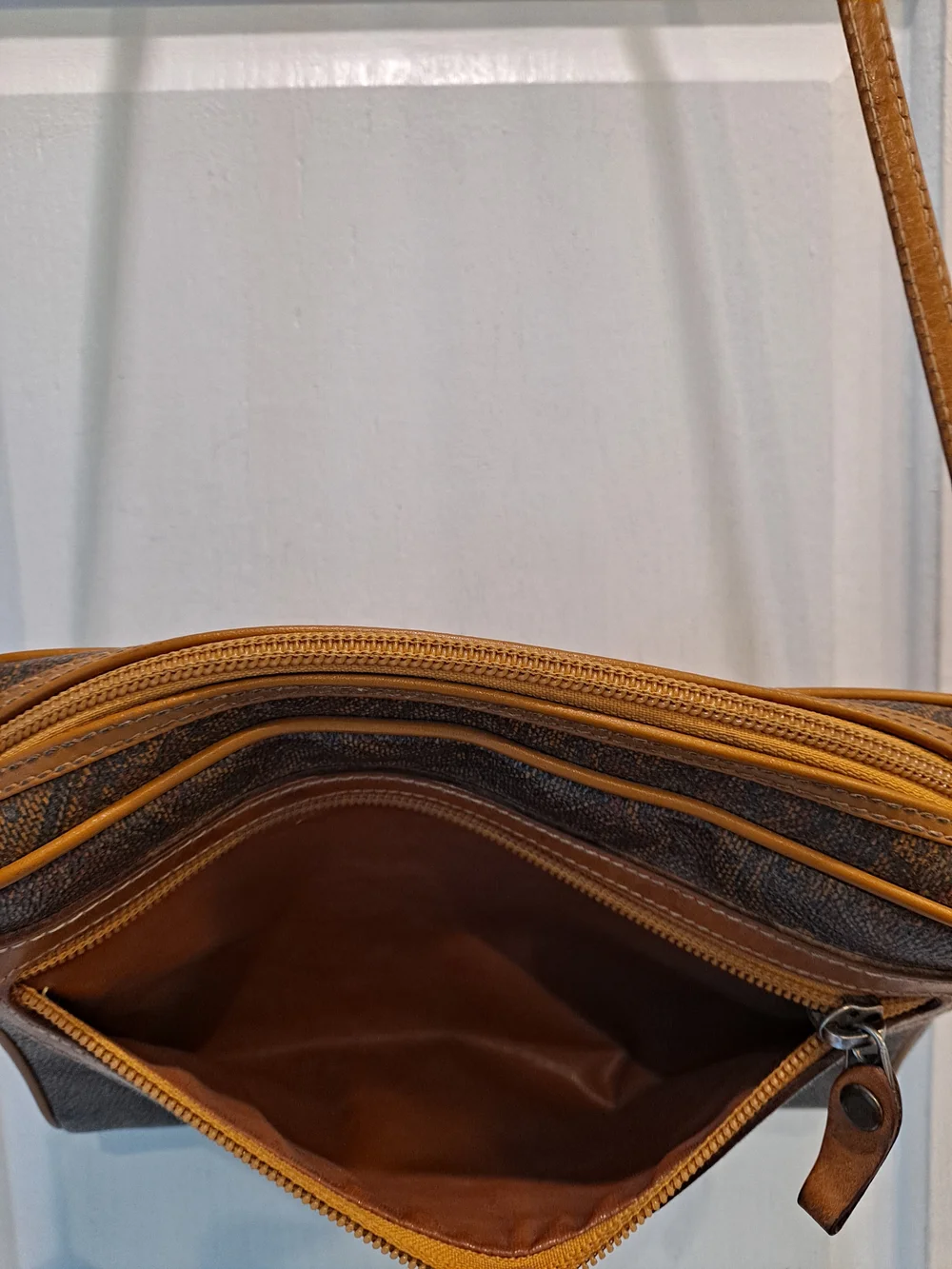 Carlo Rino tan leather