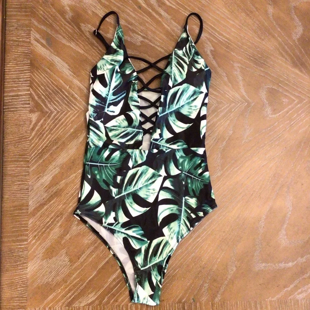 N/A green leaf