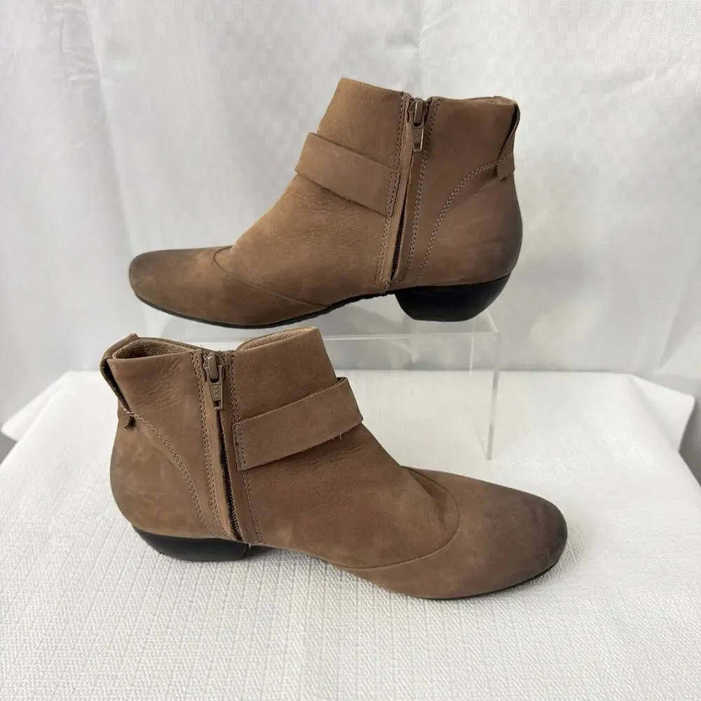 Taos booties size