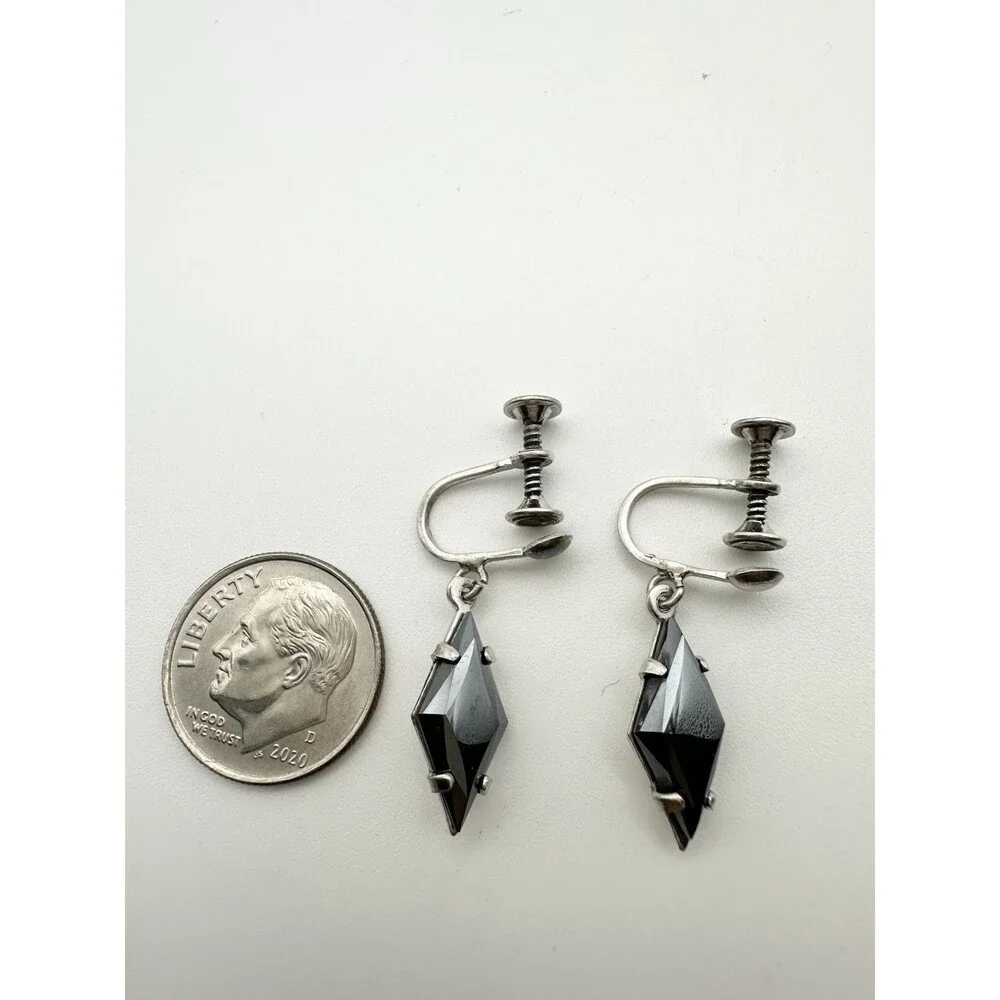 Unbranded shipping hematite
