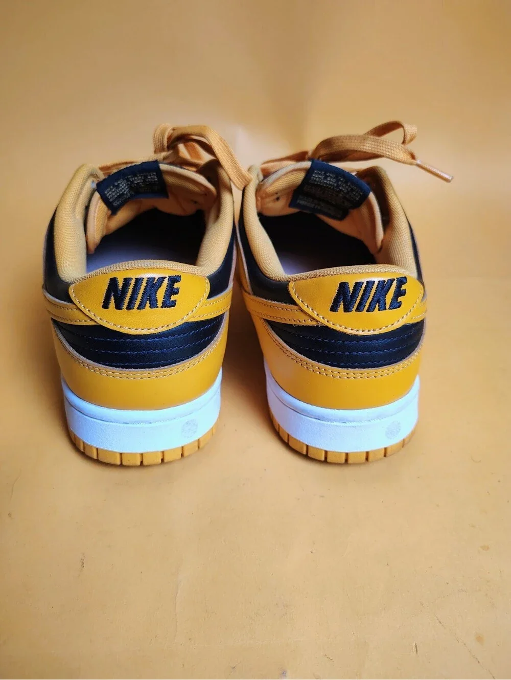 Nike Dunk Low Championship Goldenrod Yellow Black DD1391-004 Men's Size 10 Used