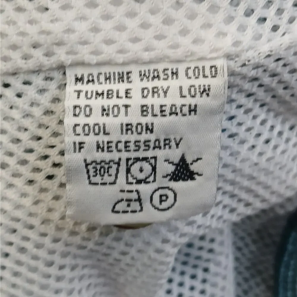 Tommy Bahama dive into