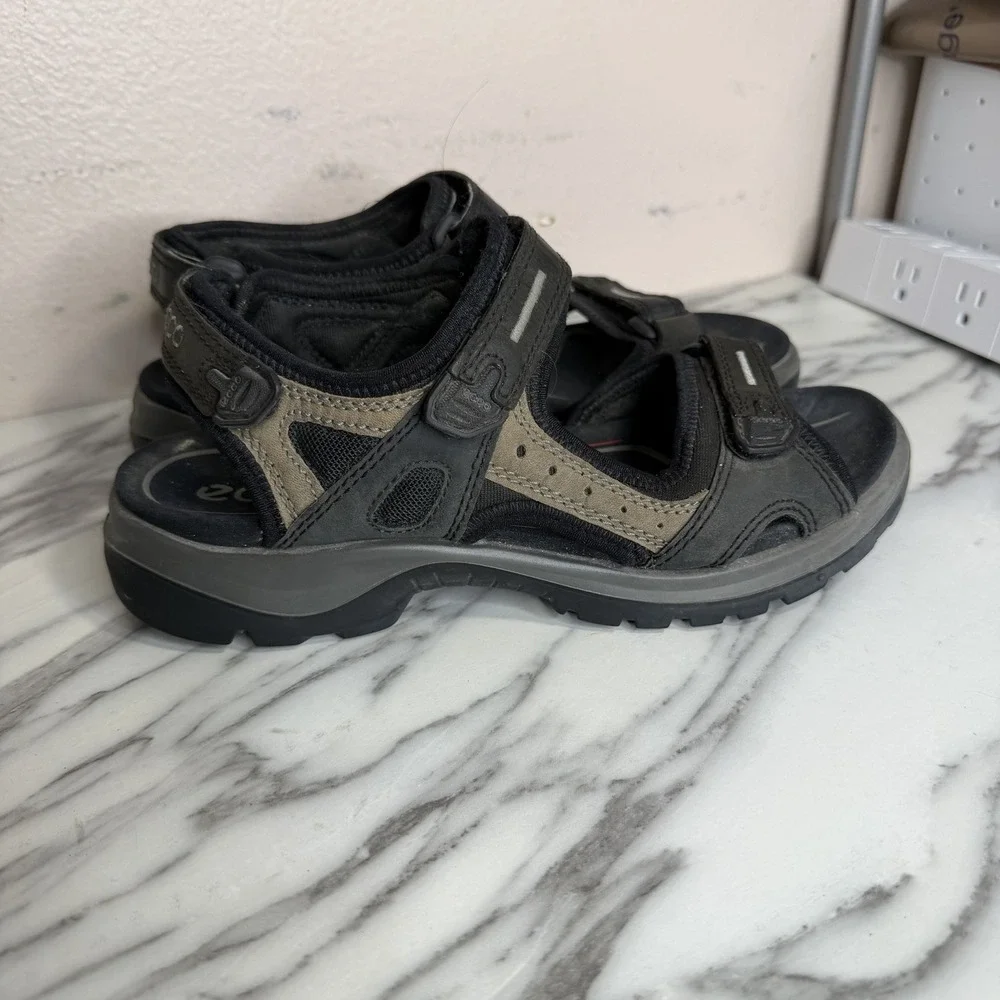 Ecco Women's Offroad Yucatan Sport Tan Black Nubuck Sandal Hiking US 9 EU 40