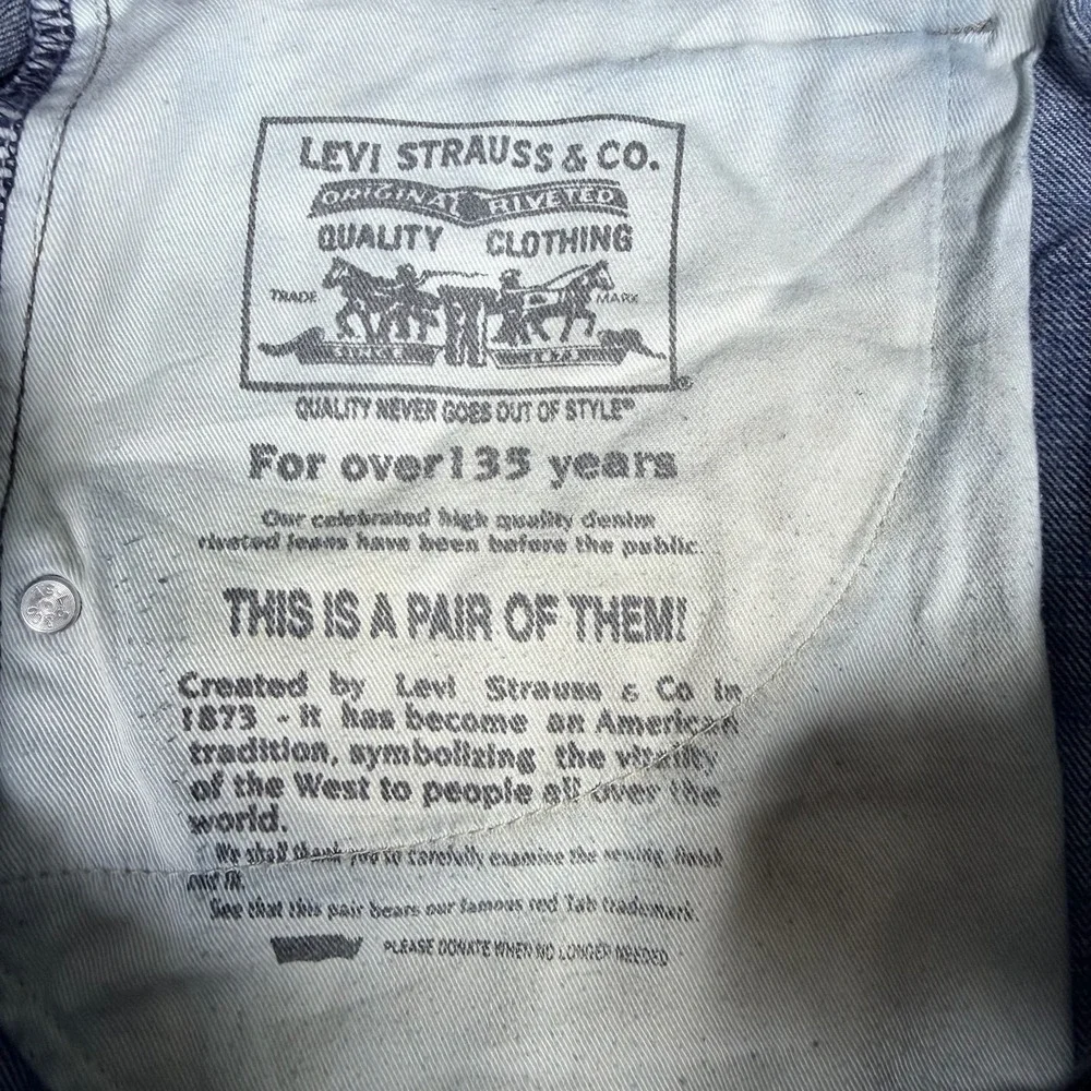 Levis levi 569