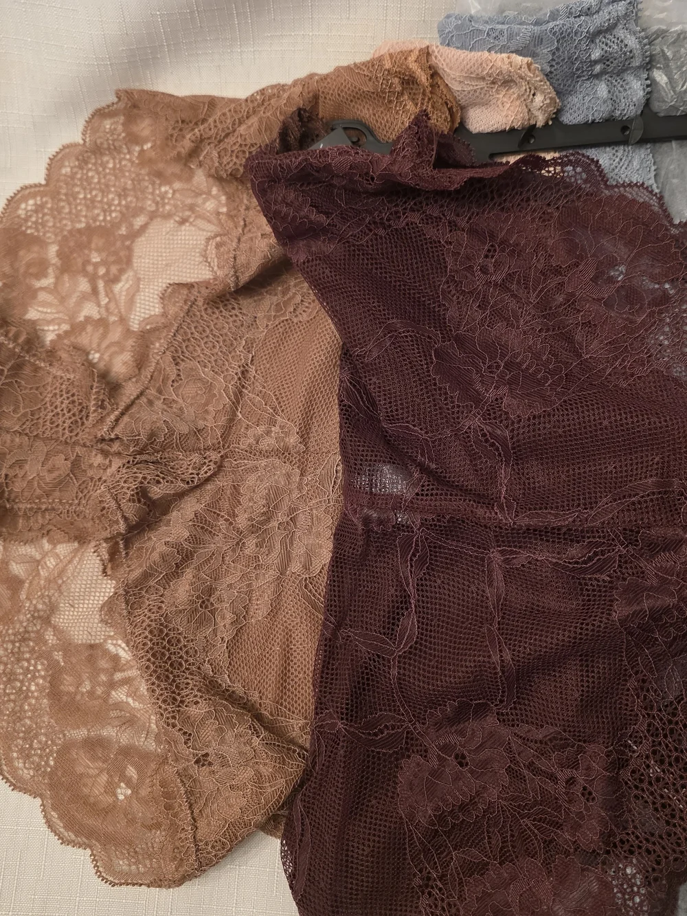 NWT - Tahari Lace Panties 5-Pack — Plum, Mauve, Rose Pink, Dusty Blue and Black