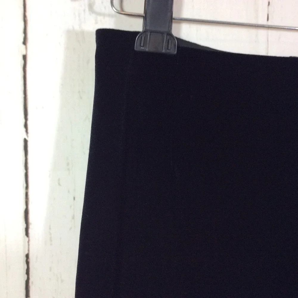 White House Black Market WHBM Women's Black Velvet Pencil Skirt‎ Size 4