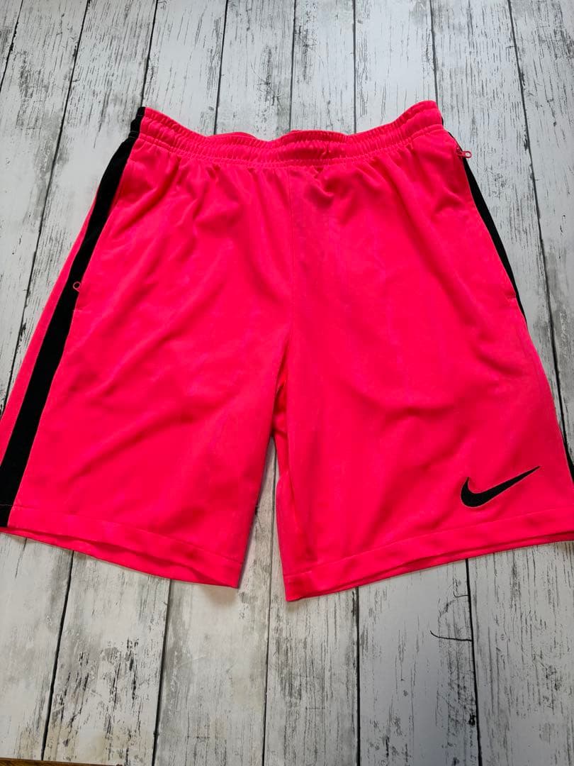 Excellent Condition ★ NIKE Half Pants ★ Embroidered Logo ★ Zippered ★ Fluorescent Pink ★ L ★ Soccer