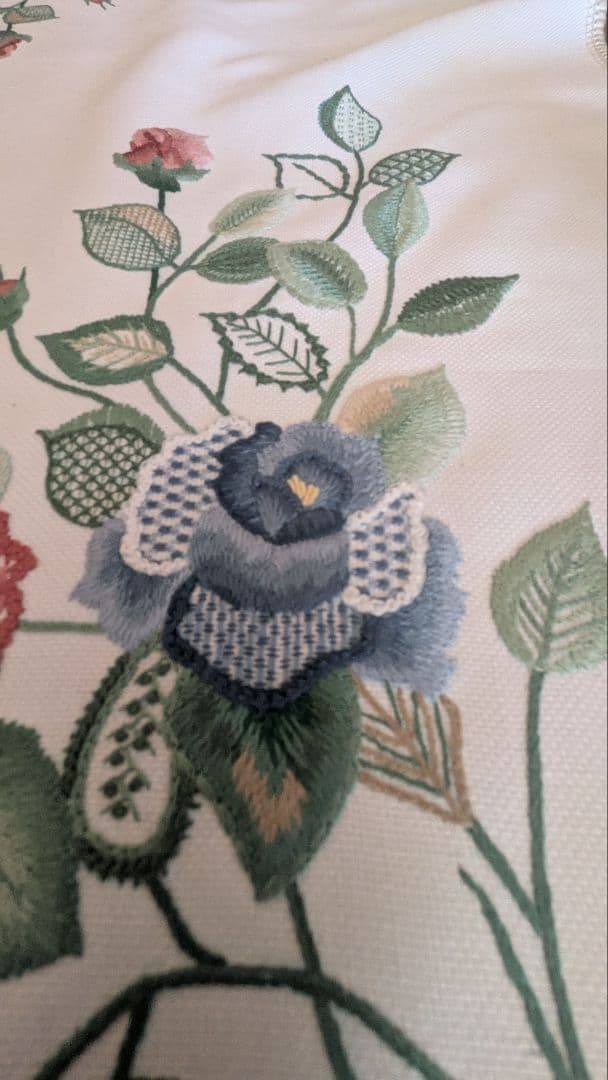 Totsuka Embroidery Table Center